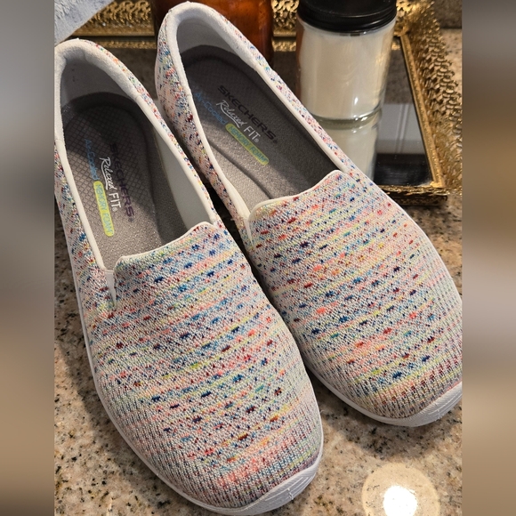 Skechers Rainbow Relaxed Fit Air Cooled Knit Slip-On Shoes Womens 9.5 - Picture 1 of 14